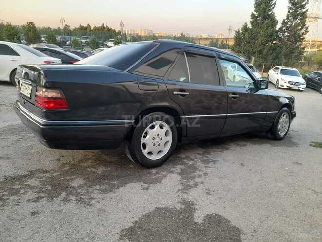 Mercedes E 220 1994, 245,000 km - 2.2 l - Bakı