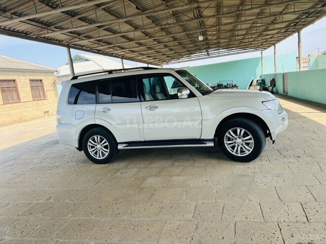 Mitsubishi Pajero 2010, 233,000 km - 3.5 л - Bakı