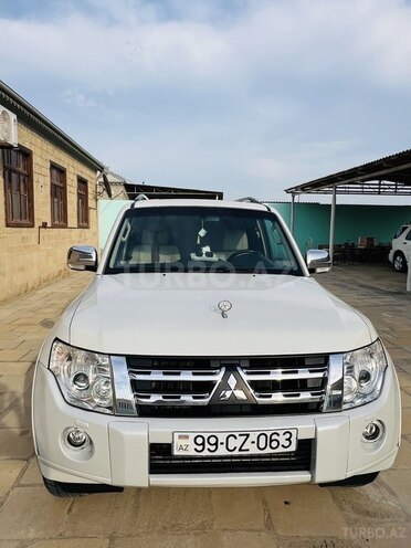 Mitsubishi Pajero 2010, 233,000 km - 3.5 л - Bakı