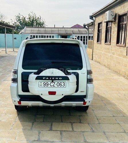 Mitsubishi Pajero 2010, 233,000 km - 3.5 л - Bakı