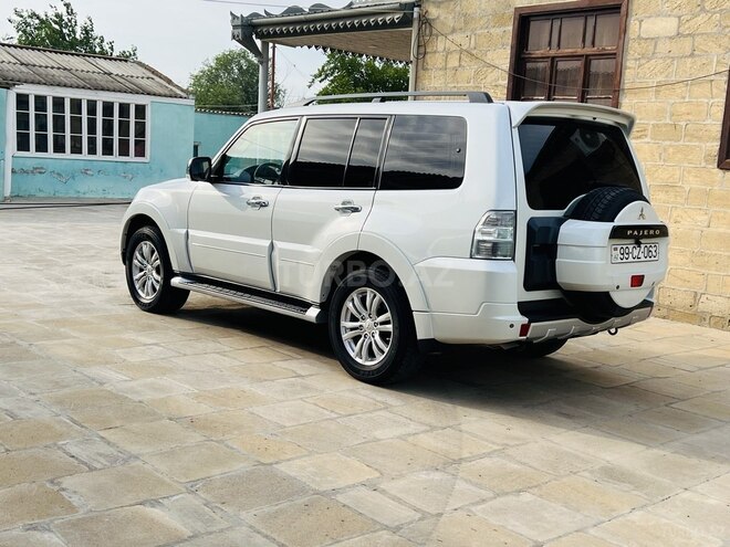 Mitsubishi Pajero 2010, 233,000 km - 3.5 л - Bakı
