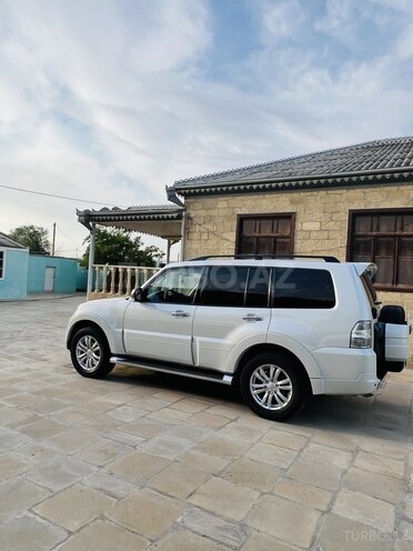 Mitsubishi Pajero 2010, 233,000 km - 3.5 л - Bakı