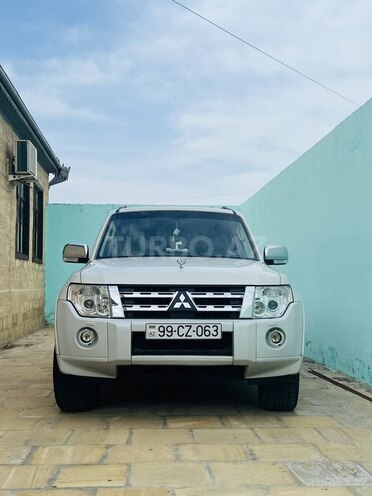 Mitsubishi Pajero 2010, 233,000 km - 3.5 л - Bakı