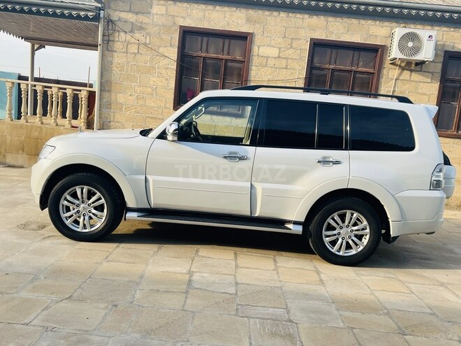 Mitsubishi Pajero 2010, 233,000 km - 3.5 л - Bakı
