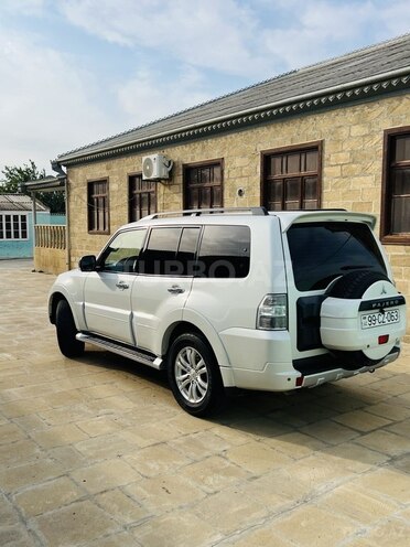 Mitsubishi Pajero 2010, 233,000 km - 3.5 л - Bakı