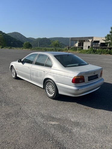 BMW 525 2001, 389,000 km - 2.5 l - Bakı