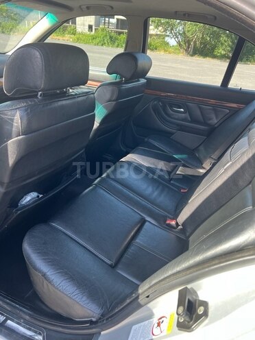 BMW 525 2001, 389,000 km - 2.5 l - Bakı