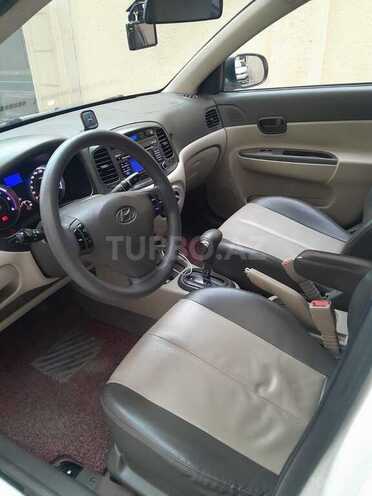 Hyundai Accent 2009, 298,500 km - 1.5 l - Saatlı