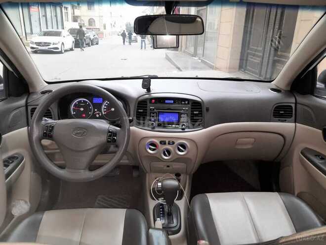Hyundai Accent 2009, 298,500 km - 1.5 l - Saatlı