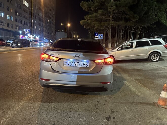 Hyundai Elantra 2015, 205,000 km - 1.8 л - Bakı
