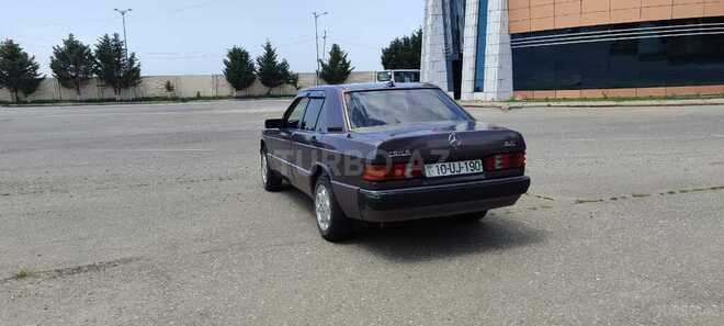 Mercedes 190 1991, 233,365 km - 2.0 l - Quba