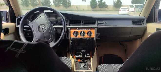 Mercedes 190 1991, 233,365 km - 2.0 l - Quba