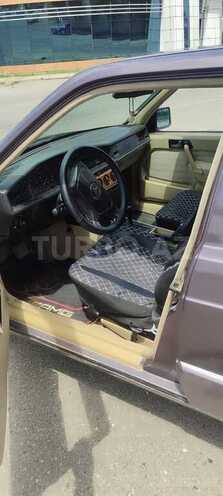 Mercedes 190 1991, 233,365 km - 2.0 l - Quba
