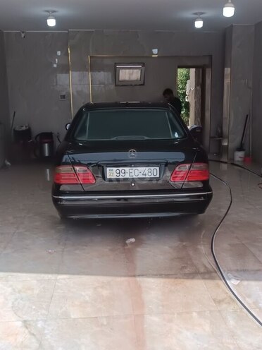 Mercedes E 270 2000, 241,000 km - 2.7 l - Bakı