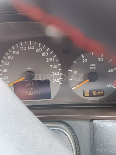 Mercedes E 270 2000, 241,000 km - 2.7 l - Bakı