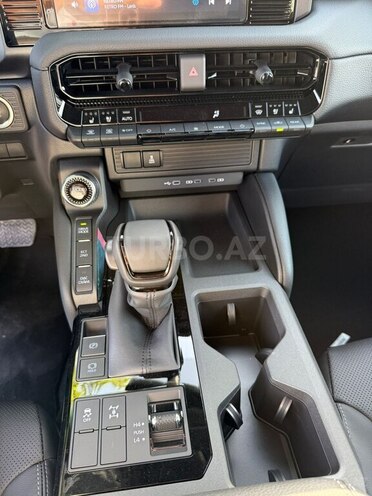 Toyota Land Cruiser Prado-21