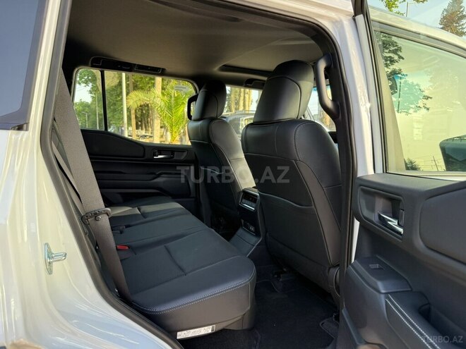 Toyota Land Cruiser Prado-12
