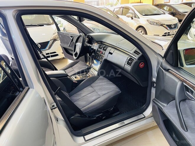 Mercedes E 270 2000, 380,000 km - 2.7 l - Sumqayıt