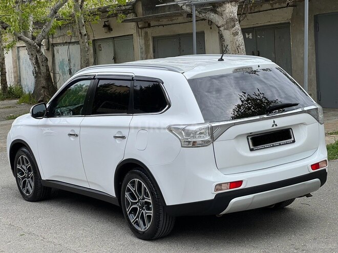 Mitsubishi Outlander 2014, 300,000 km - 2.4 l - Bakı