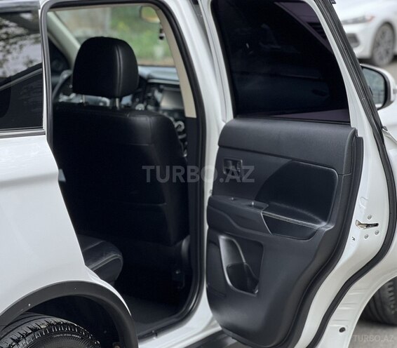 Mitsubishi Outlander 2014, 300,000 km - 2.4 l - Bakı