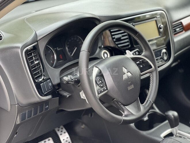 Mitsubishi Outlander 2014, 300,000 km - 2.4 l - Bakı