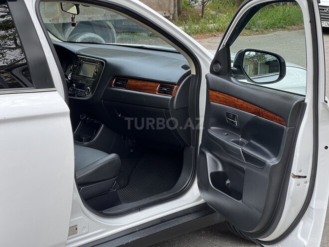 Mitsubishi Outlander 2014, 300,000 km - 2.4 l - Bakı