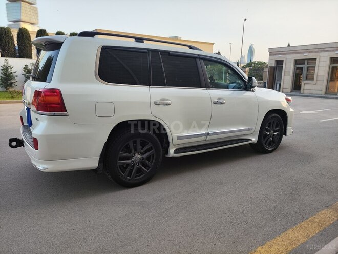 Toyota Land Cruiser-6