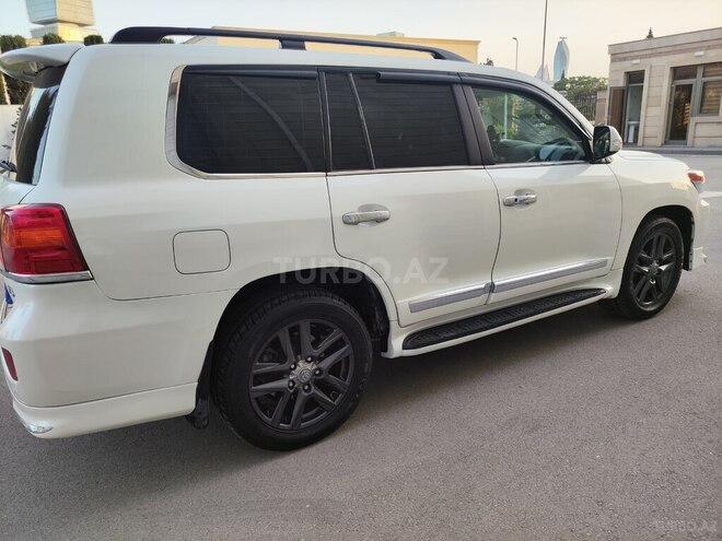 Toyota Land Cruiser-5