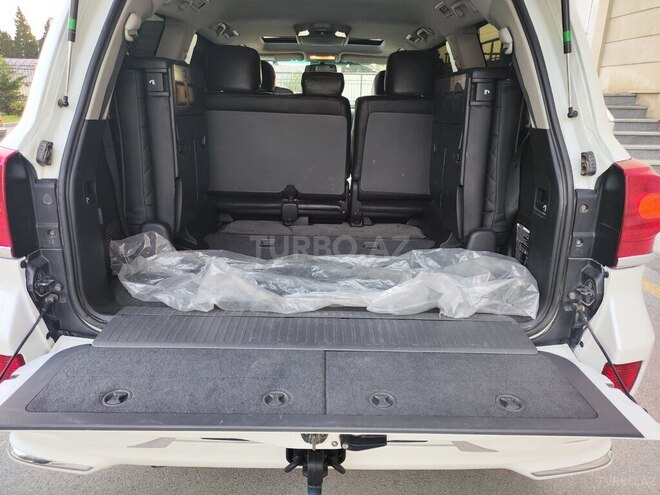 Toyota Land Cruiser-13