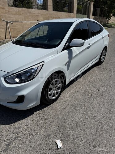 Hyundai Accent 2015, 89,800 km - 1.6 l - Bakı