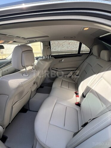 Mercedes E 250-10
