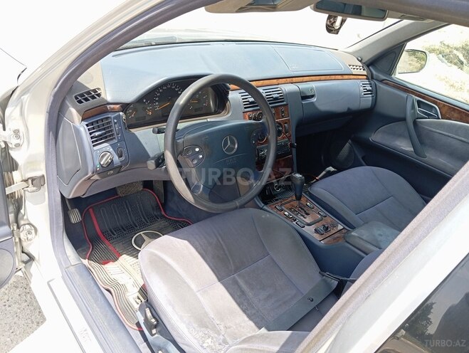 Mercedes E 220 d 2000, 640,000 km - 2.2 l - Bakı