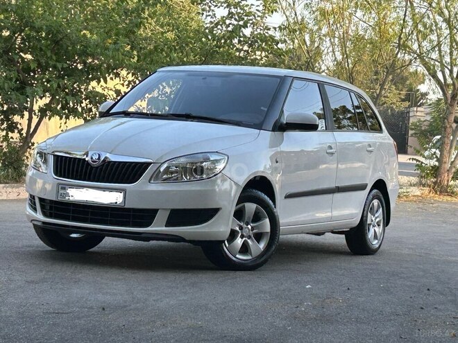 Skoda Fabia 2012, 289,000 km - 1.6 l - Bakı