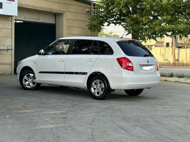 Skoda Fabia 2012, 289,000 km - 1.6 l - Bakı