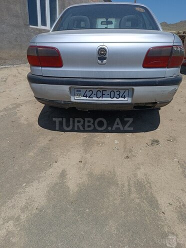 Opel Omega 1996, 446,000 km - 2.0 l - Lerik