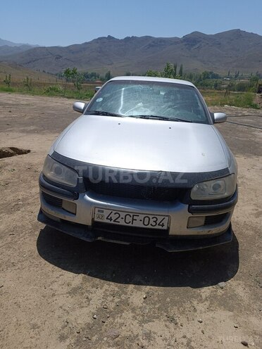 Opel Omega 1996, 446,000 km - 2.0 l - Lerik