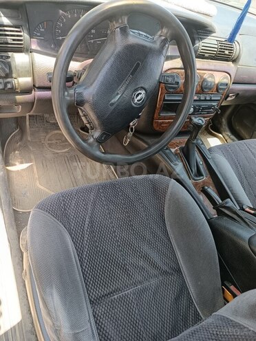 Opel Omega 1996, 446,000 km - 2.0 l - Lerik