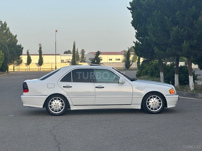 Mercedes C 230 2000, 487,631 km - 2.3 l - Saatlı
