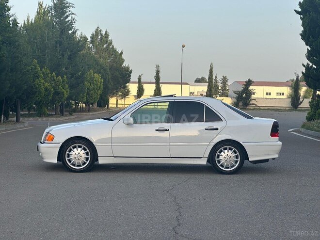 Mercedes C 230 2000, 487,631 km - 2.3 l - Saatlı
