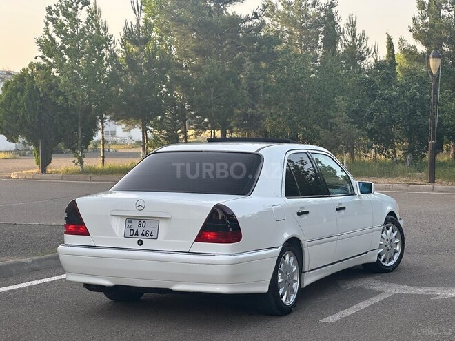 Mercedes C 230 2000, 487,631 km - 2.3 l - Saatlı