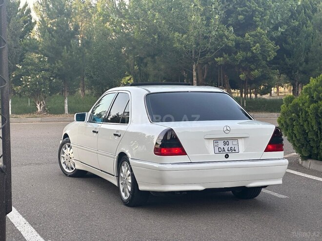 Mercedes C 230 2000, 487,631 km - 2.3 l - Saatlı