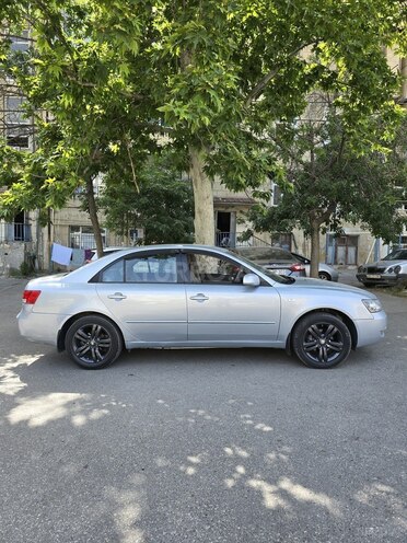 Hyundai Sonata-4