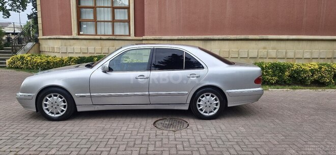 Mercedes E 240 2000, 290,000 km - 2.4 l - Göyçay