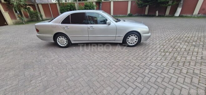 Mercedes E 240 2000, 290,000 km - 2.4 l - Göyçay