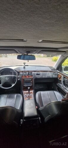 Mercedes E 240 2000, 290,000 km - 2.4 l - Göyçay