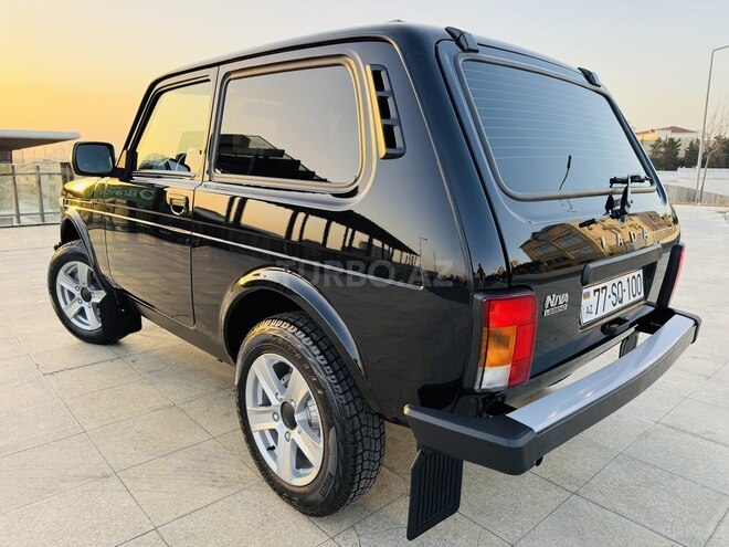 LADA (VAZ) Niva-9