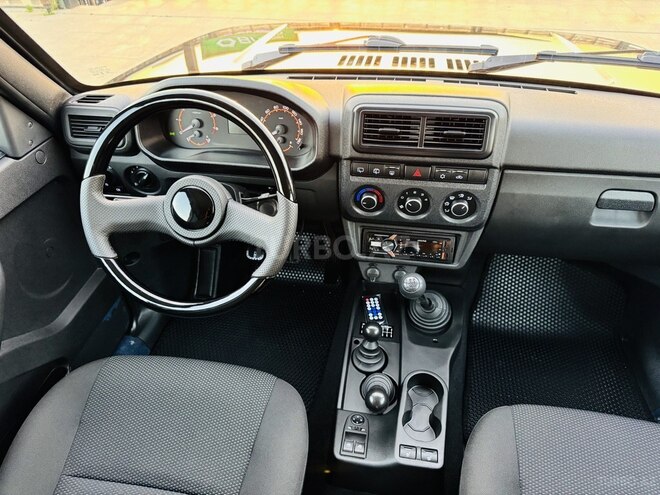 LADA (VAZ) Niva-13