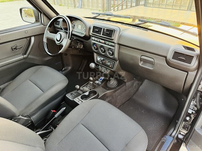 LADA (VAZ) Niva-15