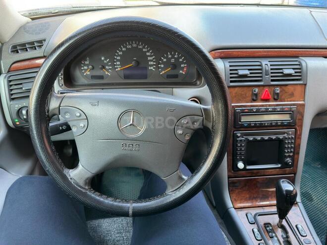 Mercedes E 240 2000, 290,000 km - 2.4 l - Bakı