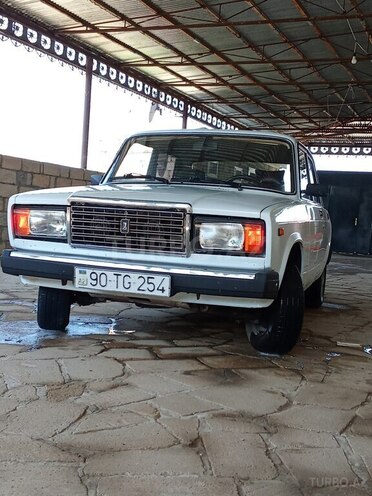 LADA (VAZ) 2107 2006, 75,000 km - 1.6 l - Salyan